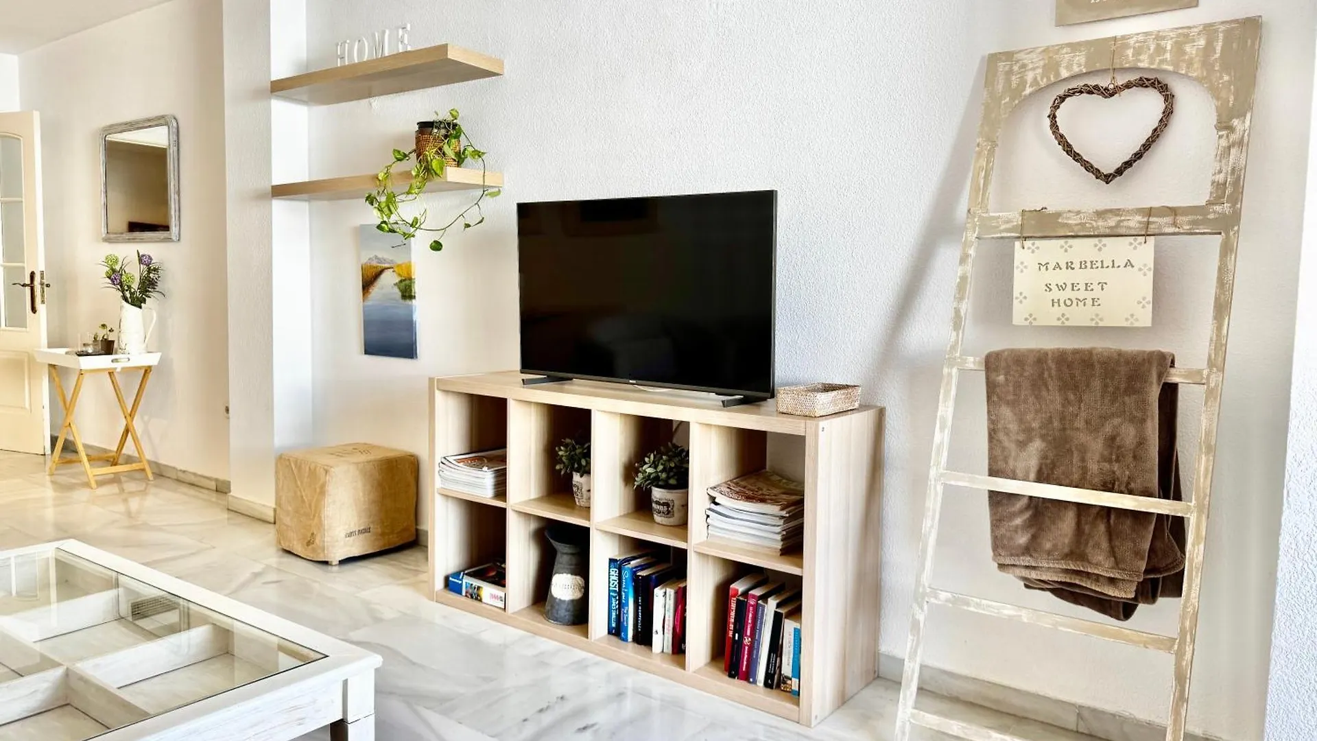Ricardo Soriano Center Of Marbella - Eaw Homes Испания